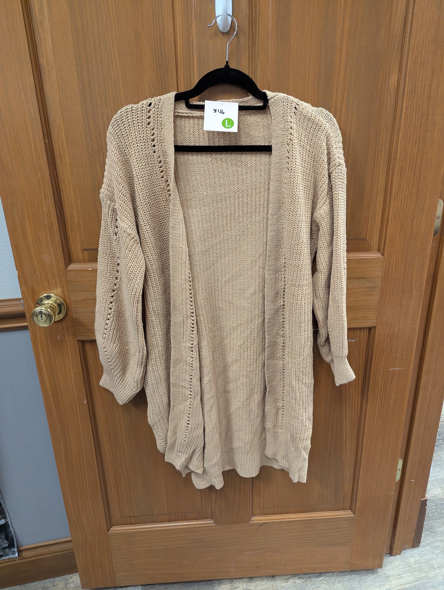 Tan open front cardigan with pockets. Size L