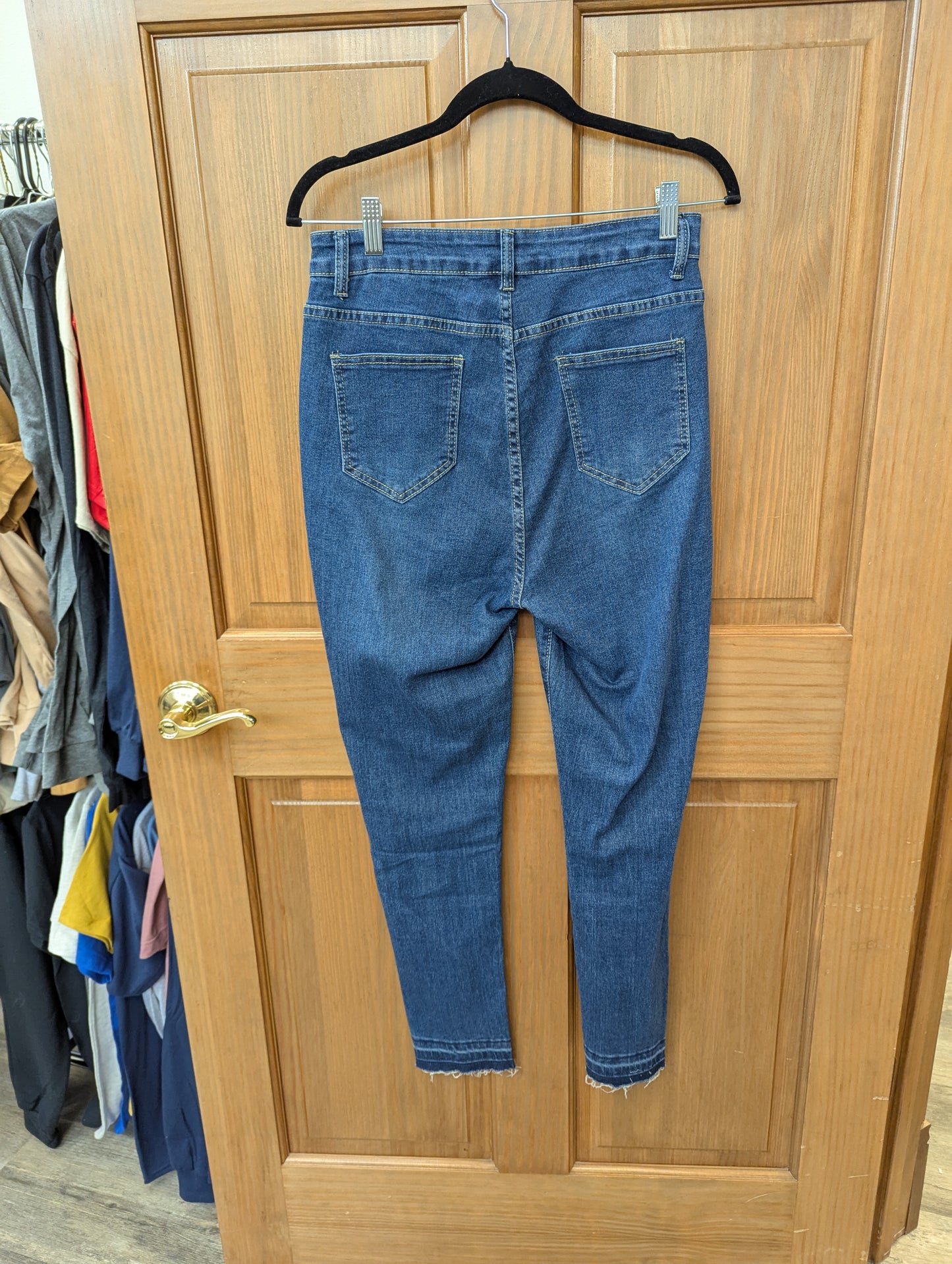 NWTs, Straight leg denim jeans 97% cotton. Size M