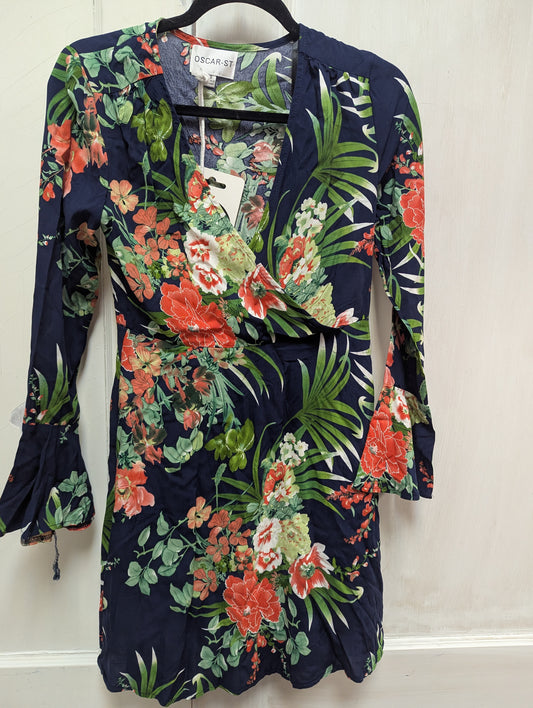 Hawaiian print dress size S.