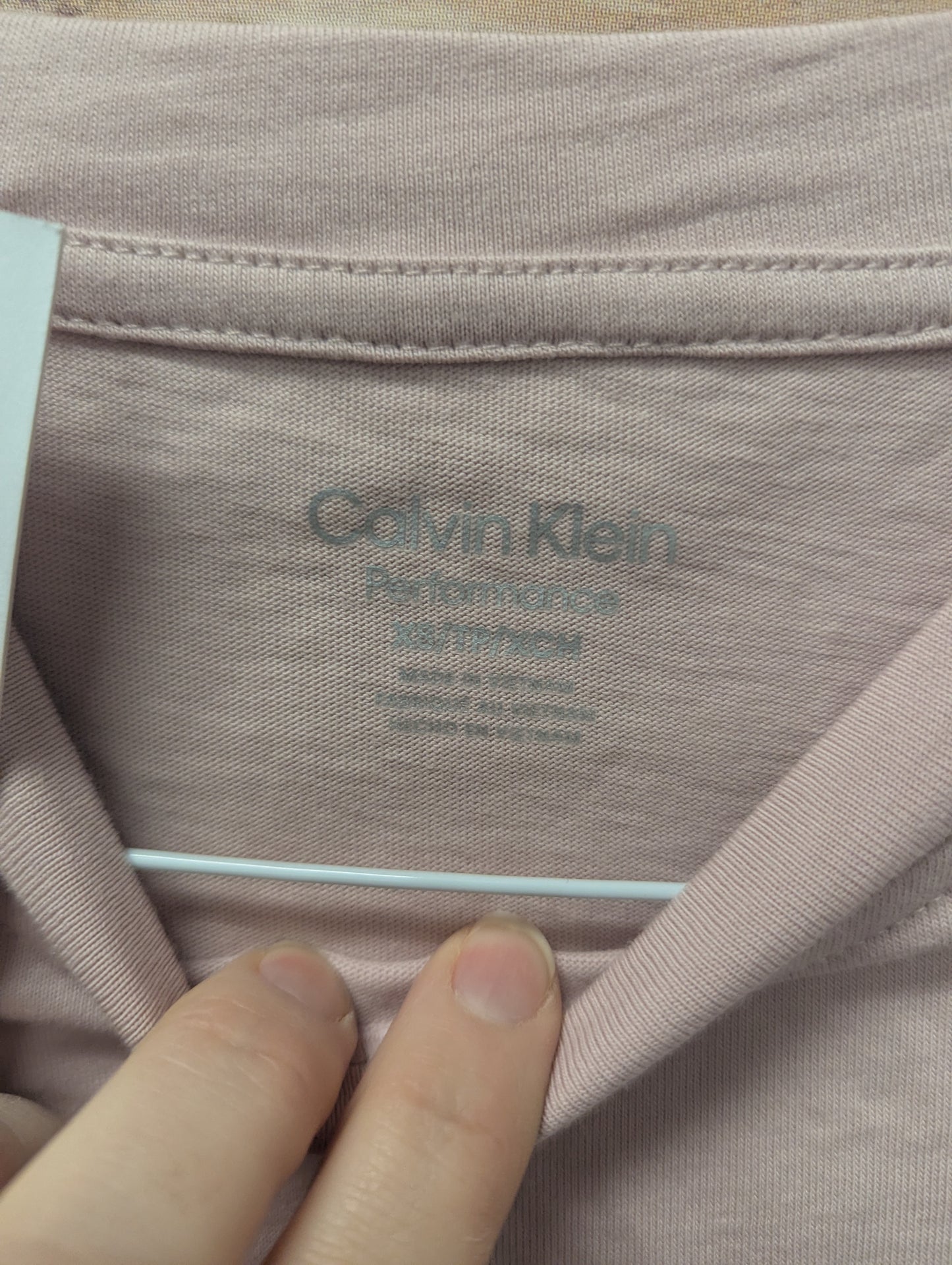 Calvin Klein pink basic long sleeve crew neck tee. Size XS  RS 97