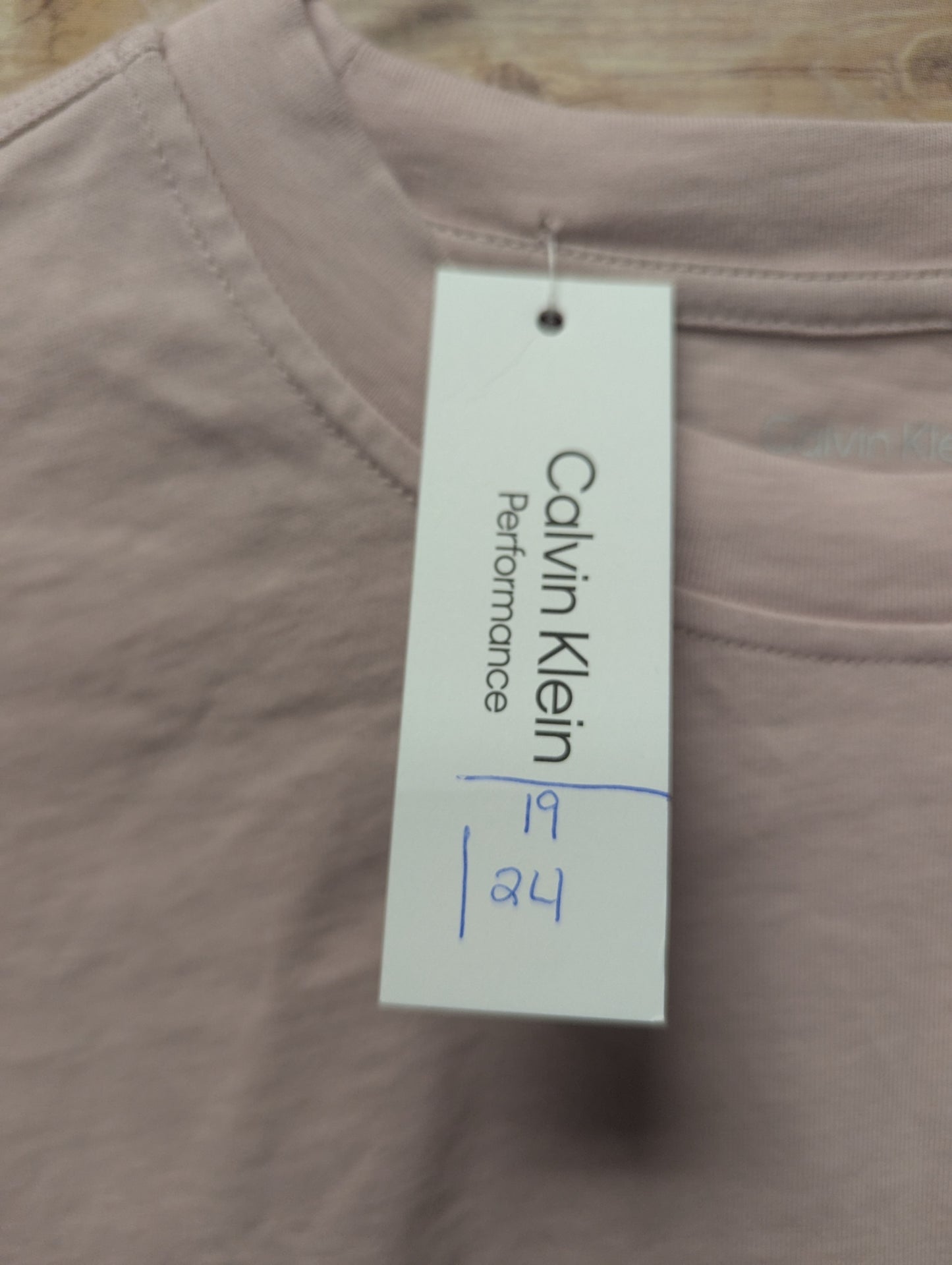 Calvin Klein pink basic long sleeve crew neck tee. Size XS  RS 97