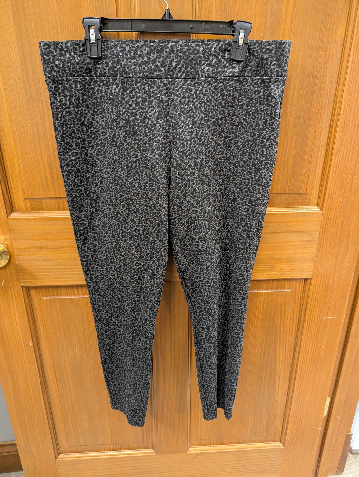 Loft Charcoal Gray /Black Leopard Print Sculpt Leggings. Size XL #67