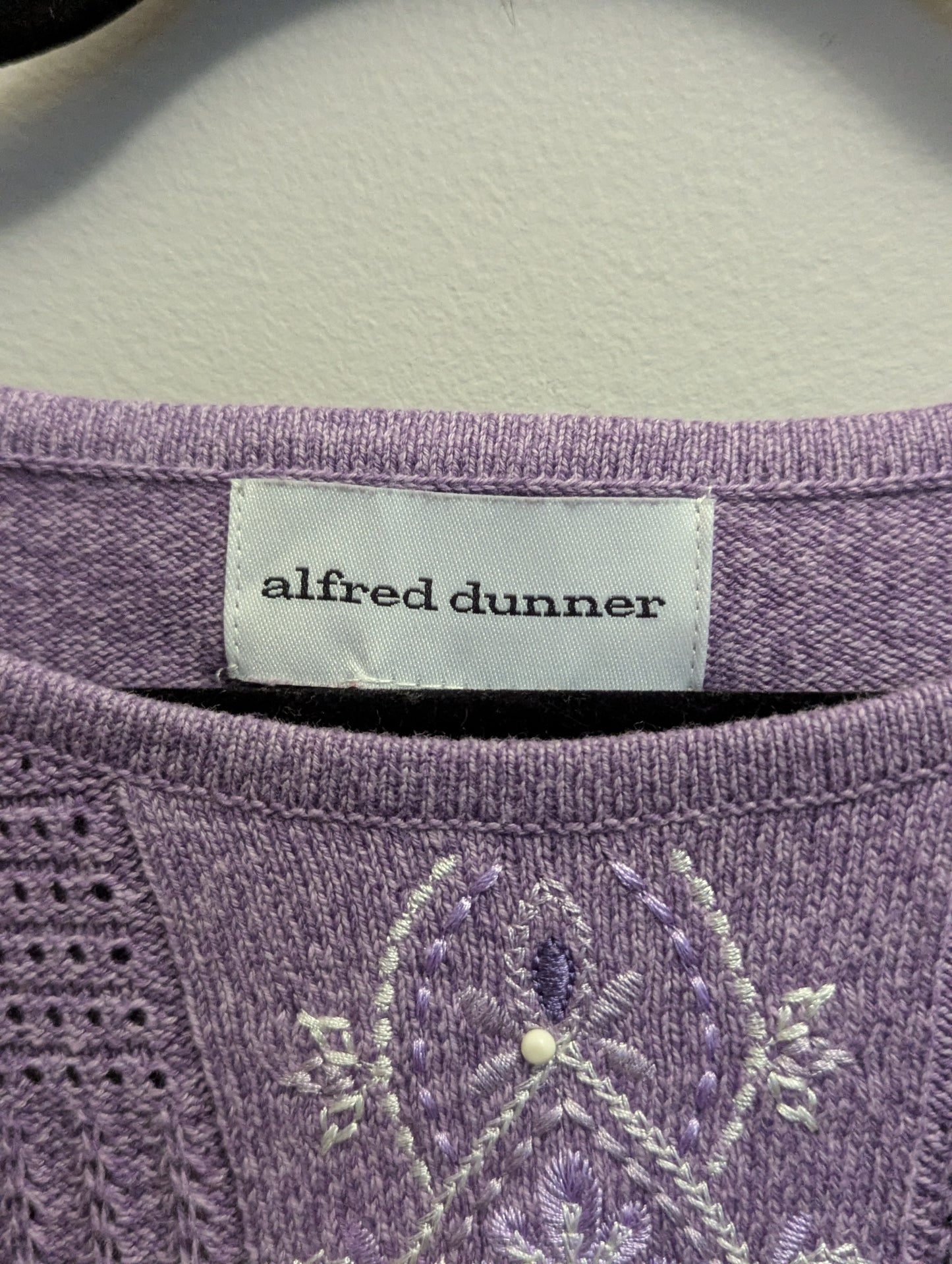 Purple Alfred dunner embroidered top. Sz L