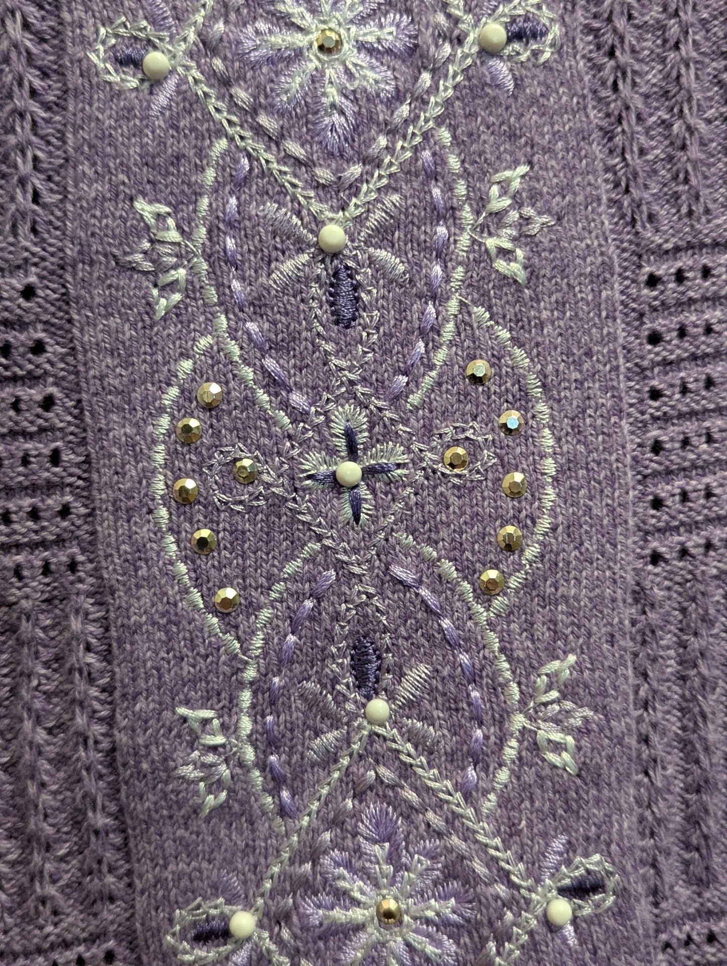 Purple Alfred dunner embroidered top. Sz L