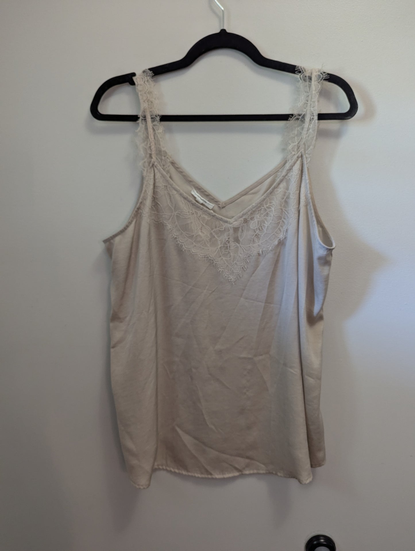 Maurices beige Satin Look Tank Sz XL. #105