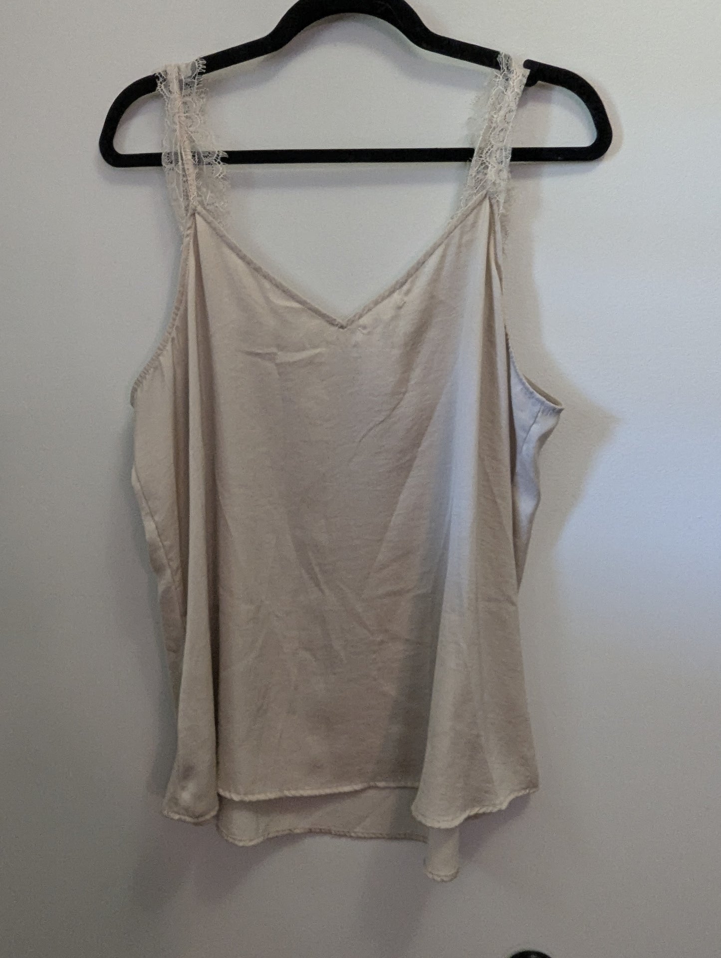 Maurices beige Satin Look Tank Sz XL. #105