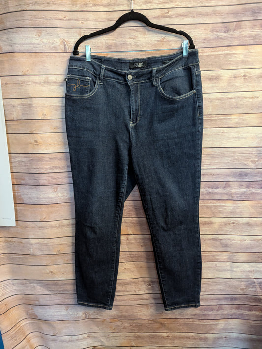 Judy Blue, Petite Mom Jeans 16W Inseam 27"