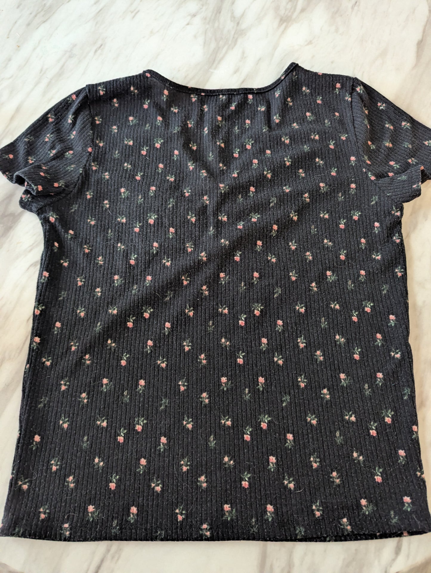 Black Floral Ruched V-Neck Top Size Small | Ribbed Knit Flutter Sleeve Top. Sz S #B14