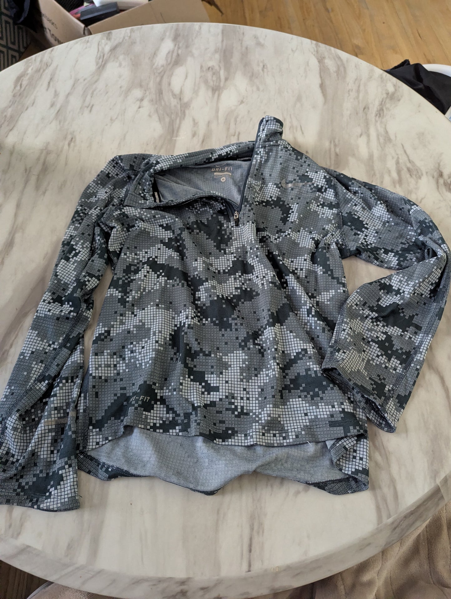 Nike Boys Medium Dri-FIT Camo 1/4 Zip Long Sleeve Athletic Shirt #B22