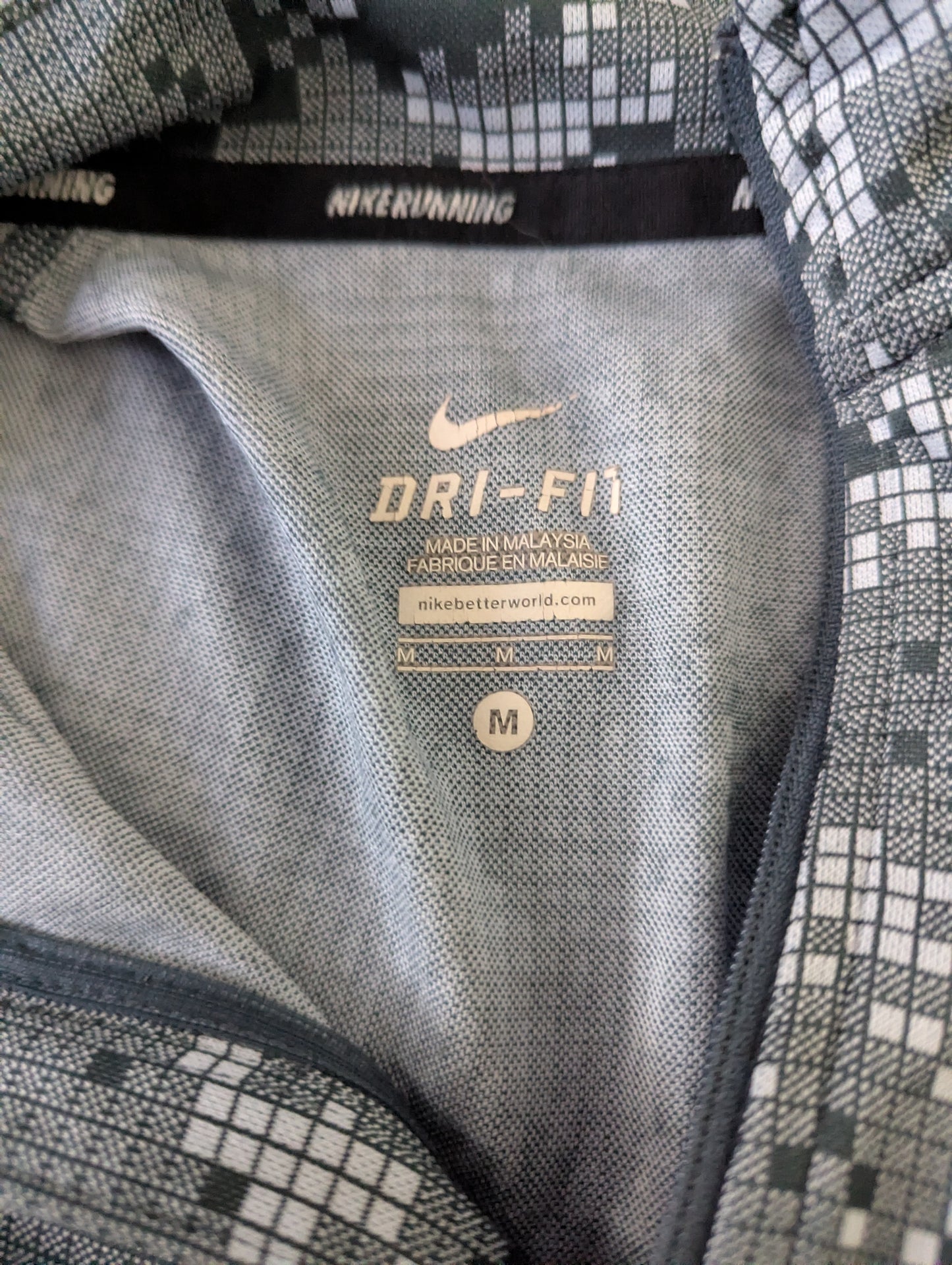 Nike Boys Medium Dri-FIT Camo 1/4 Zip Long Sleeve Athletic Shirt #B22