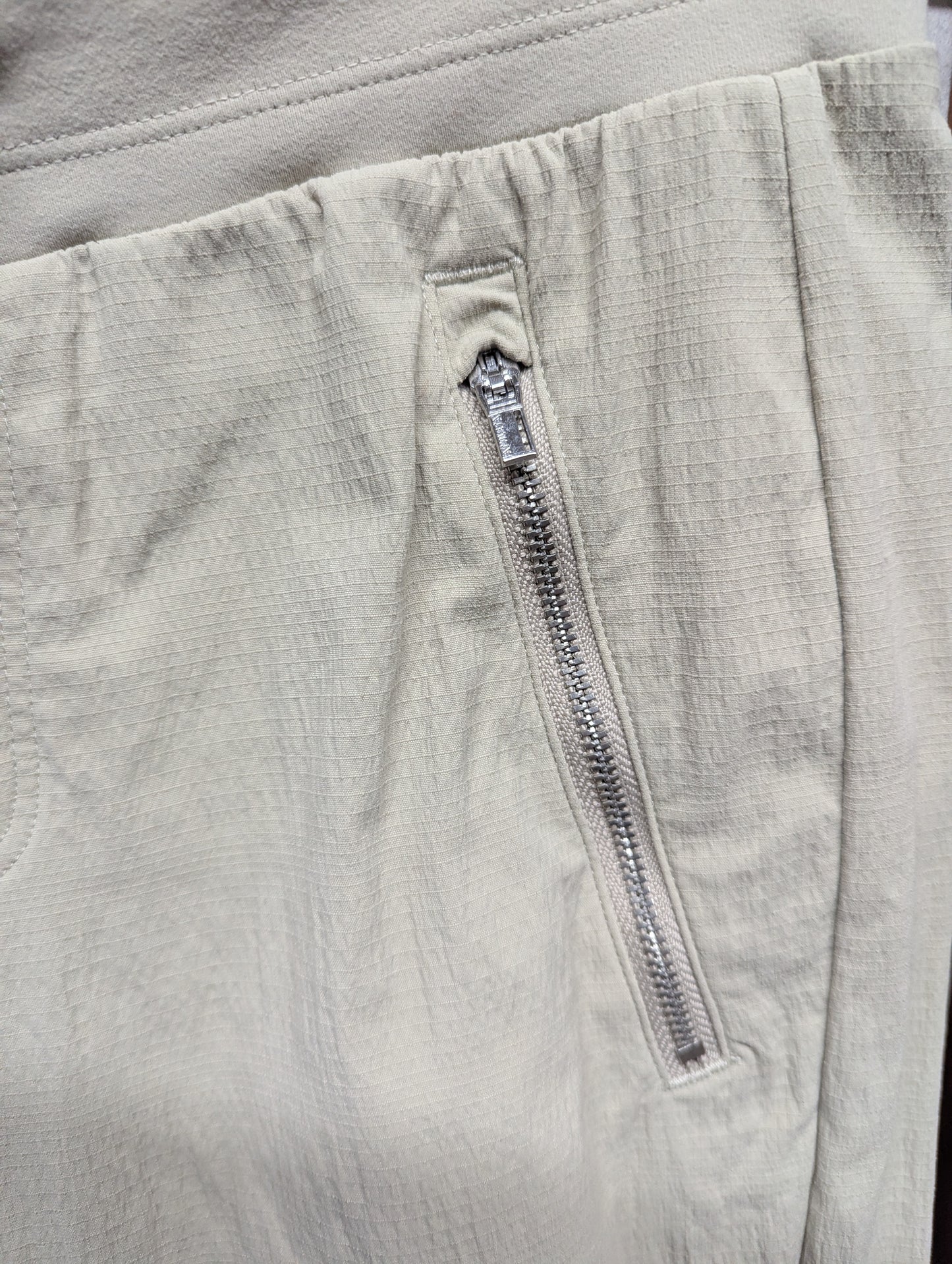 Athleta Size 00 Beige Lightweight Jogger Pants | Drawstring Waist | Zip Pocket