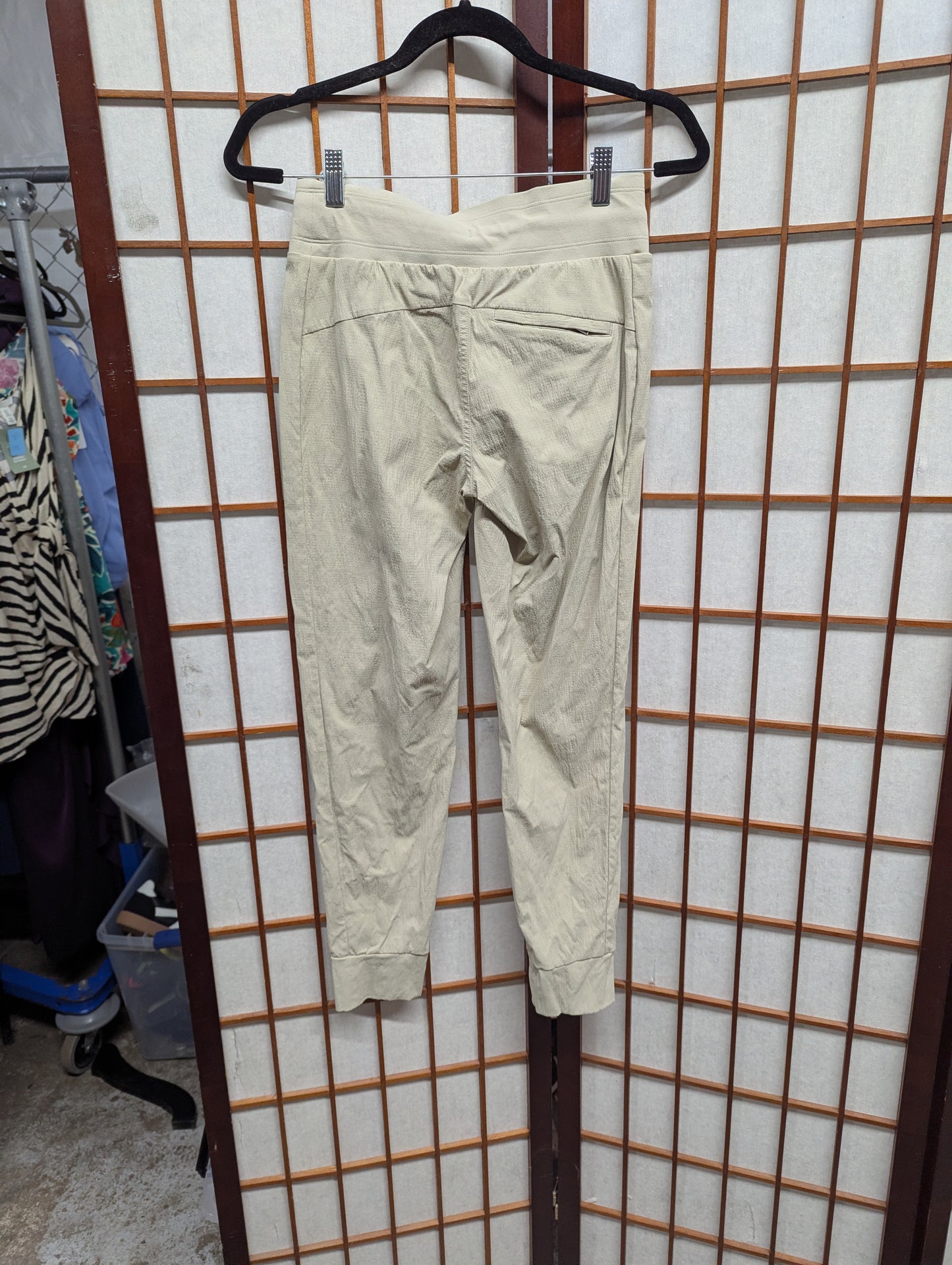 Athleta Size 00 Beige Lightweight Jogger Pants | Drawstring Waist | Zip Pocket