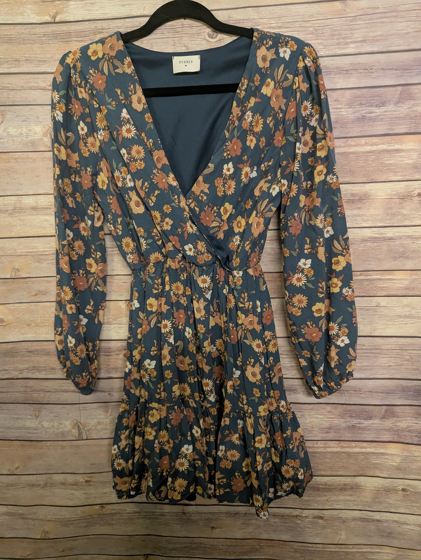 Everly Floral Long Sleeve, Size. M Teal Rust Boho Surplice V Neck Dress C7