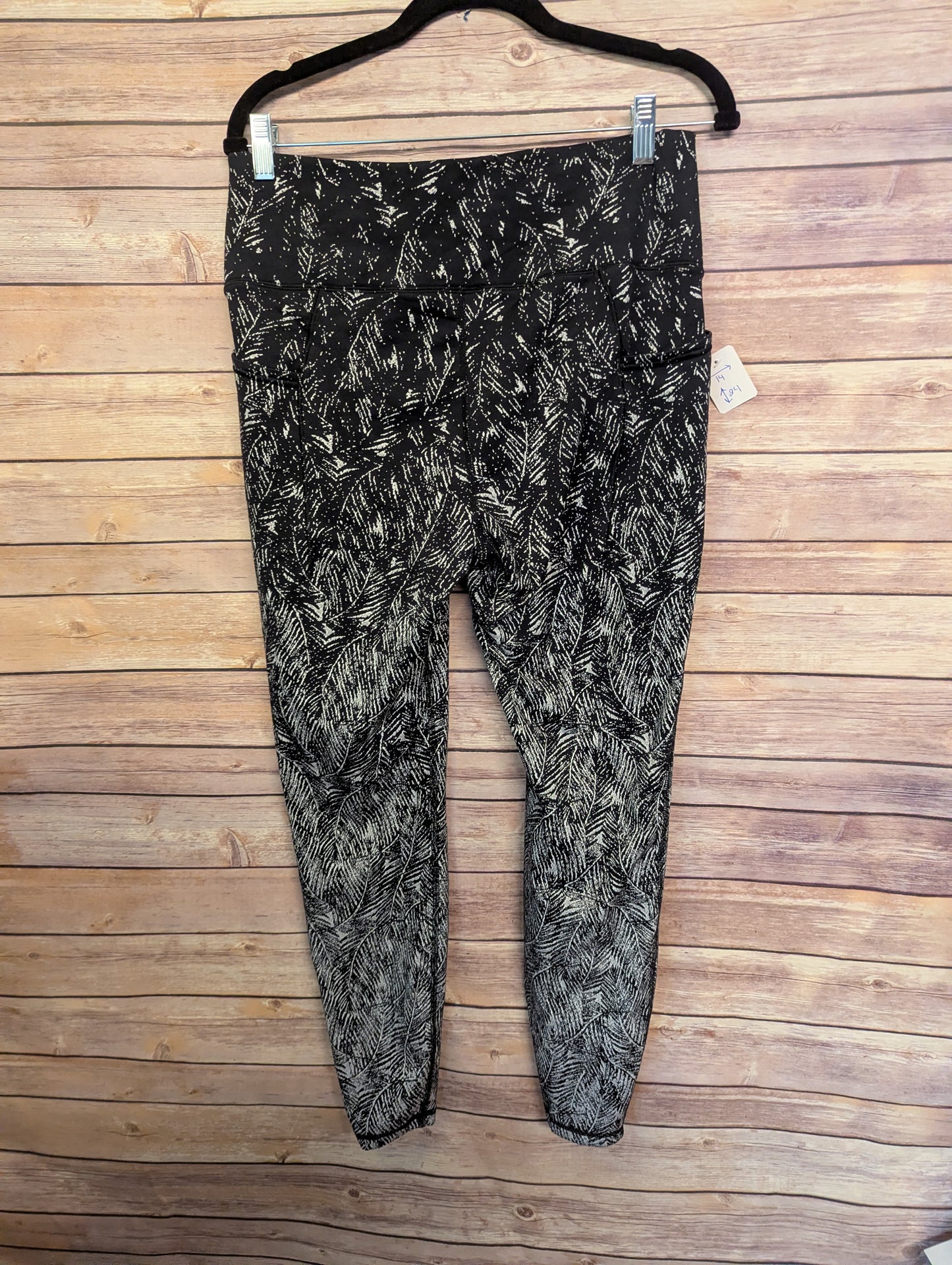 All In Motion Leggings Women’s Size Large Black White Printed High Rise Pocket