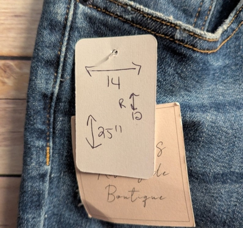 Risen jeans size 5, pre loved- great condition!