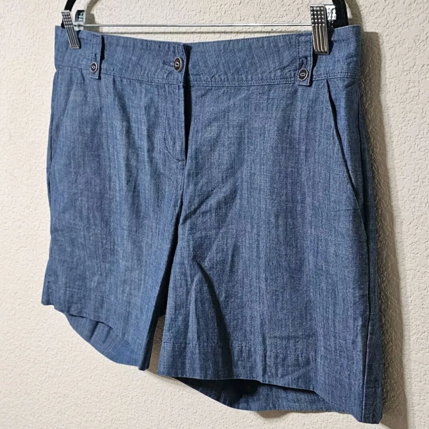 Isaac Mizrahi Shorts, Sz. 12 Chambray Mid Rise 100% Cotton. #B6