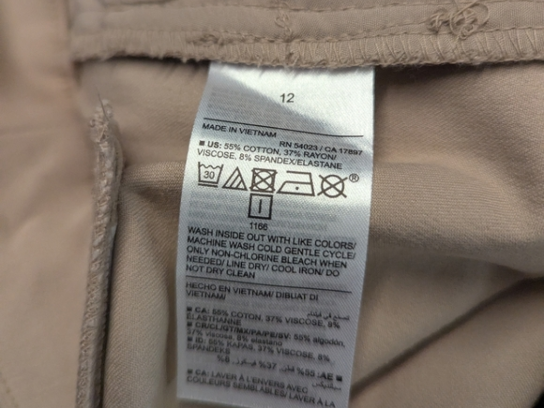 Old Navy High Rise Pixie Secret Smooth Pockets Never Fade Khaki Shorts Size. 12 #B20