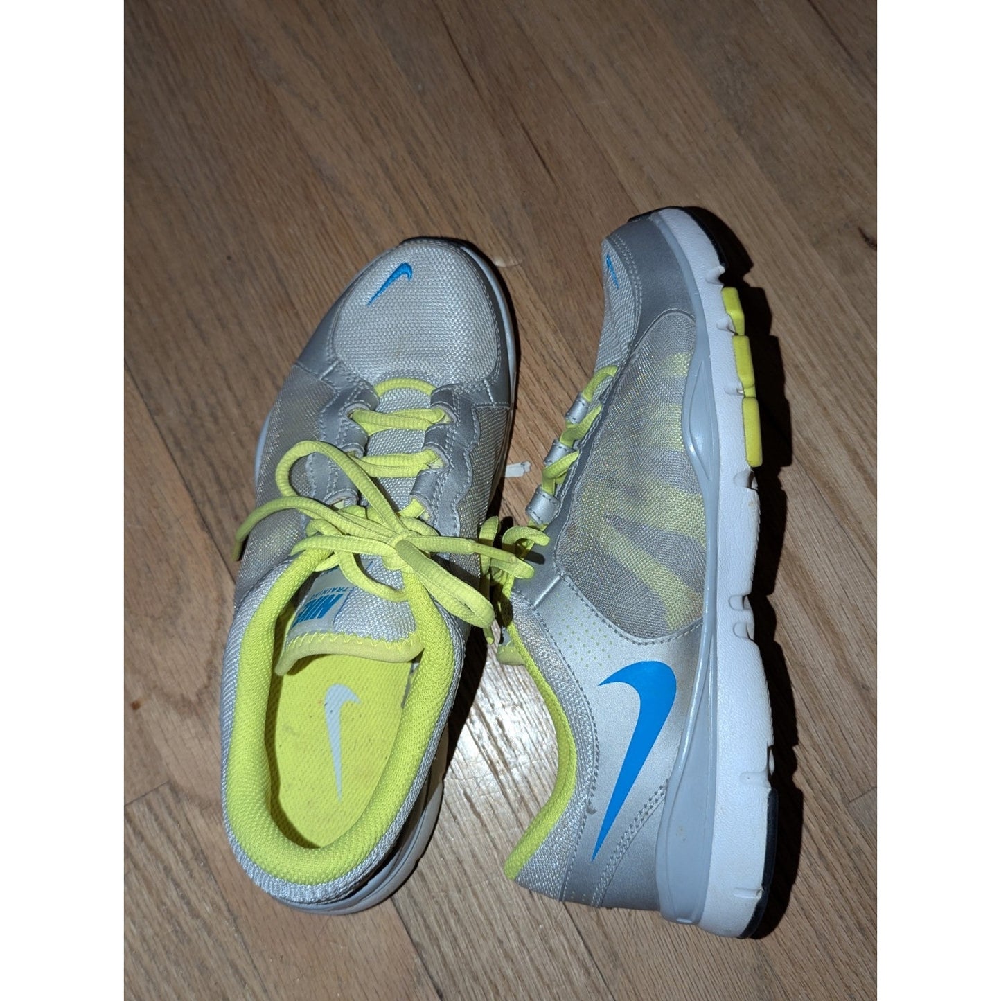 Nike Flex 2012 Run Women’s Size 7.5 Gray Blue Volt Running Shoes Sneakers 511331