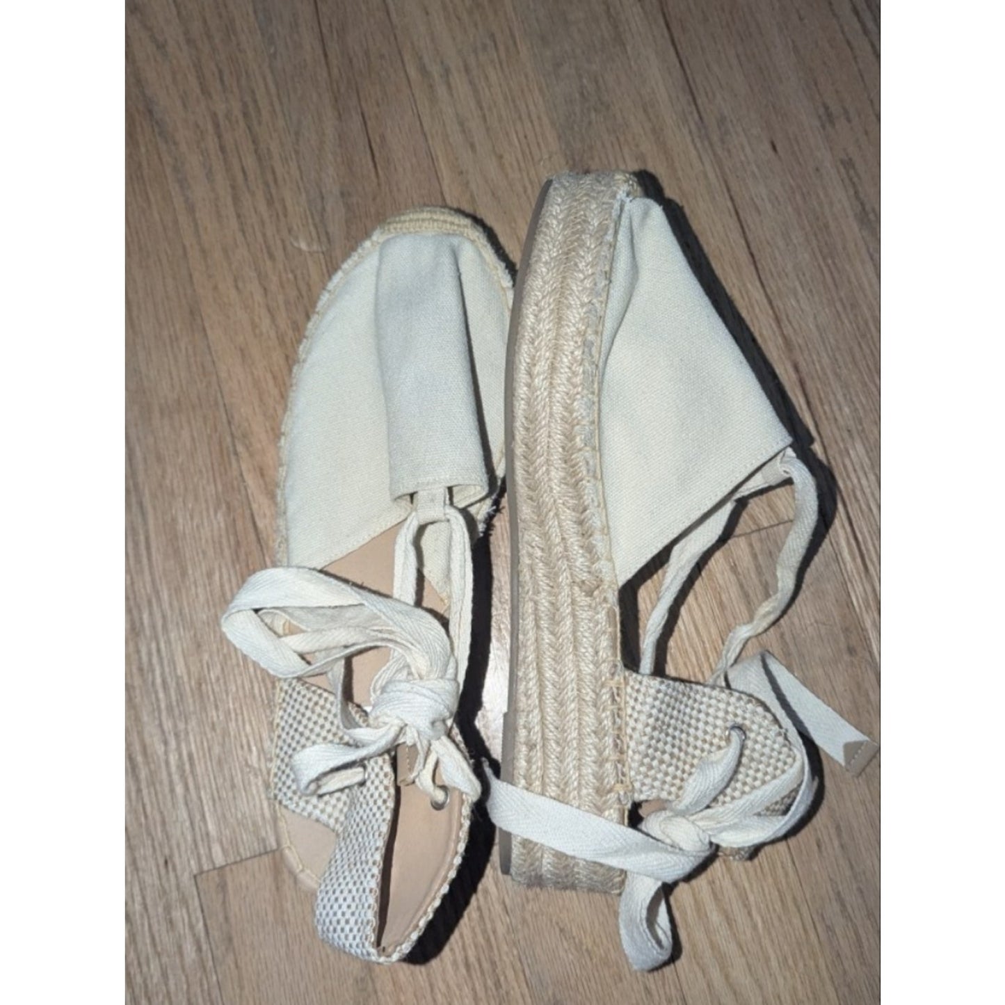 Soda Lace Up Espadrille Flats Women’s Size 8.5 Beige Canvas Ankle Wrap Casual