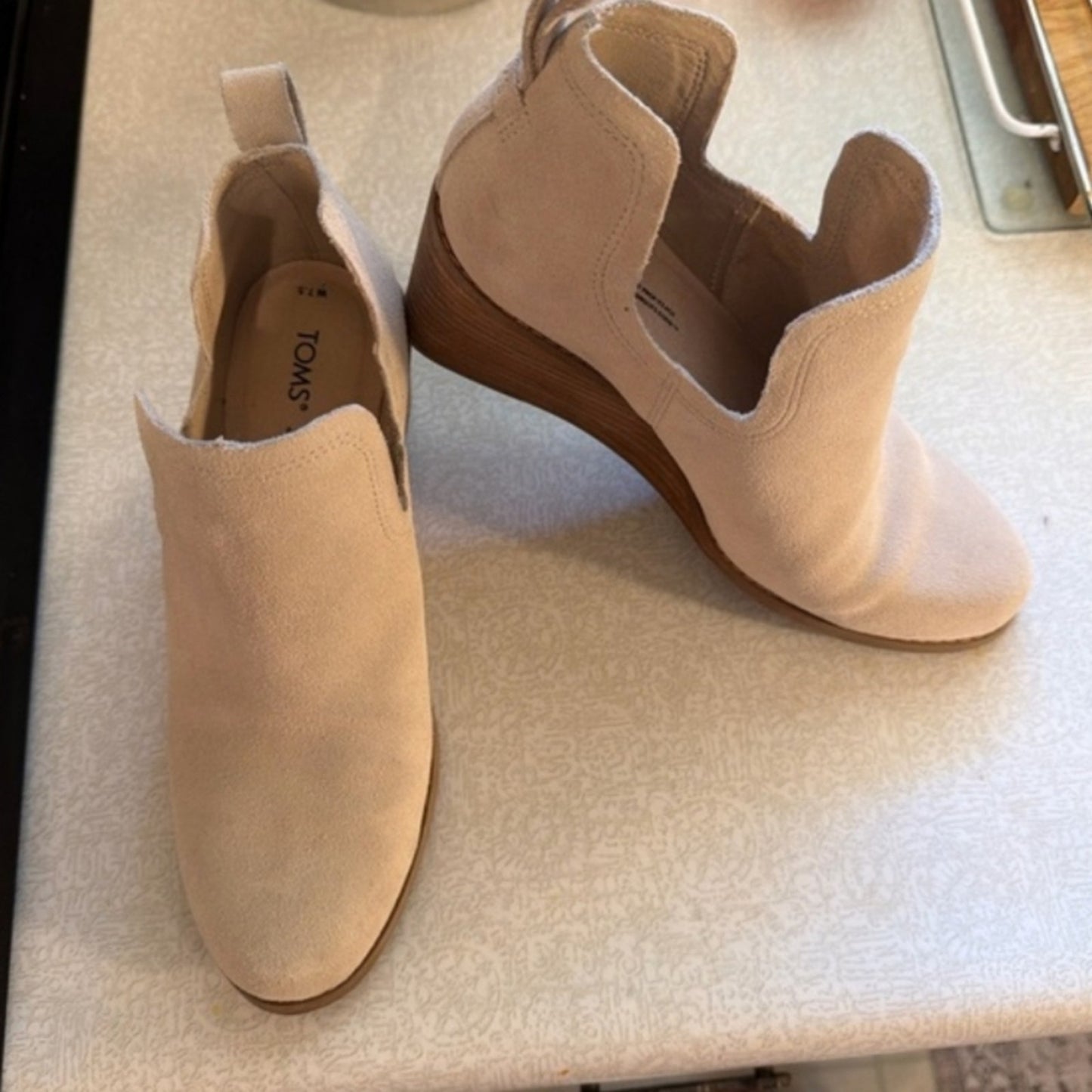 TOMS Beige Suede Wedge Ankle Booties Womens Size 7.5 Slip On Cutout Booties Neut