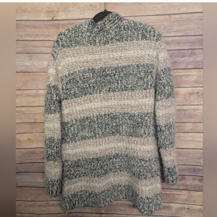 Maurices Size M, Chunky Knit Open Front Cardigan – Gray & Cream Striped Cozy.C34