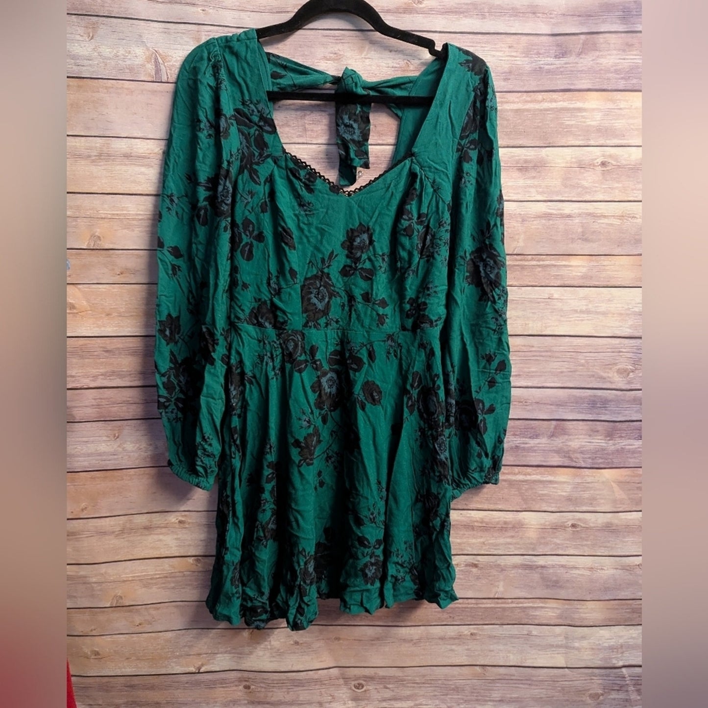 Free People-Bnd of the Free- Emerald Green Floral Mini Dress. Size S