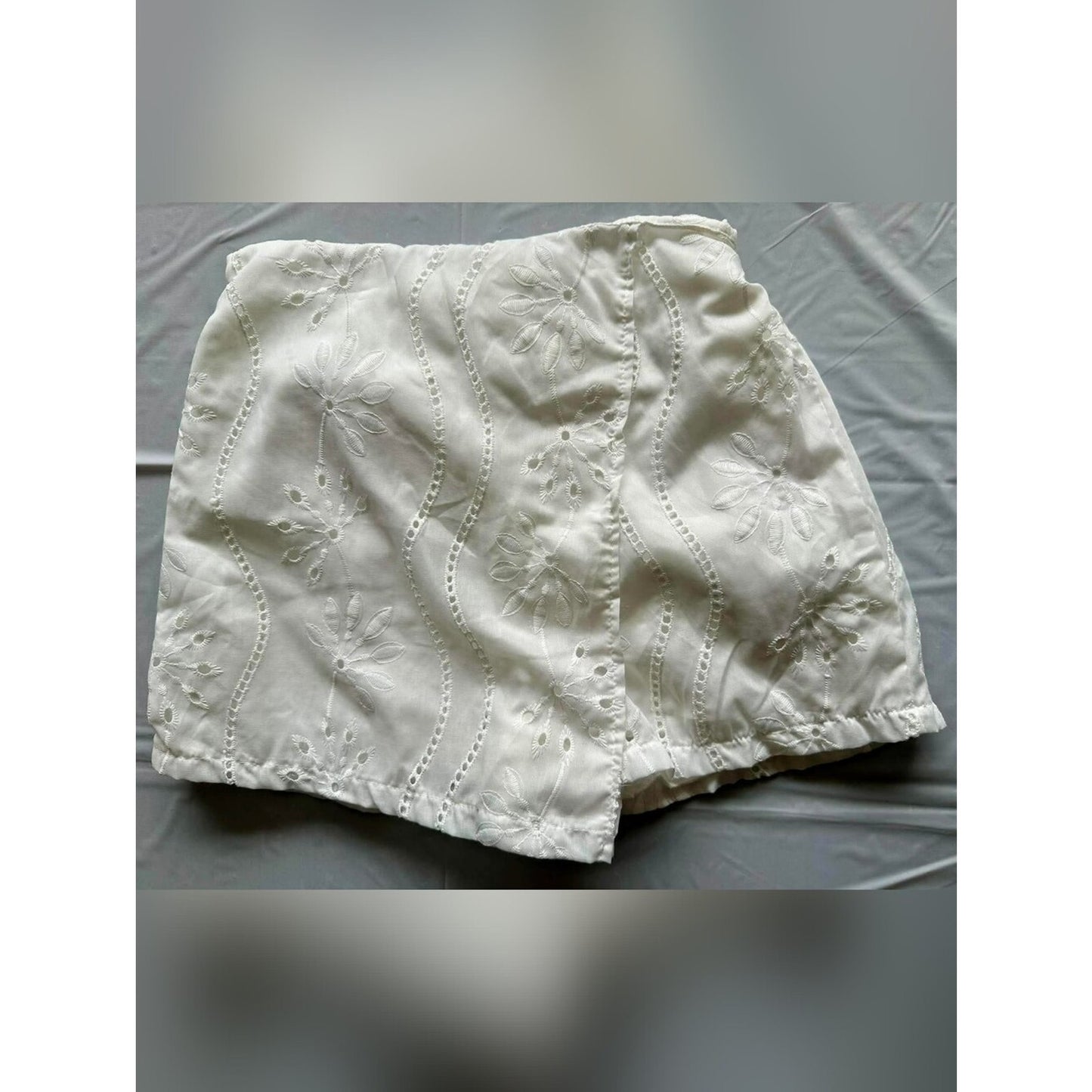 White Eyelet Skort Women’s Small Floral Embroidered Wrap Front Pull On Shorts