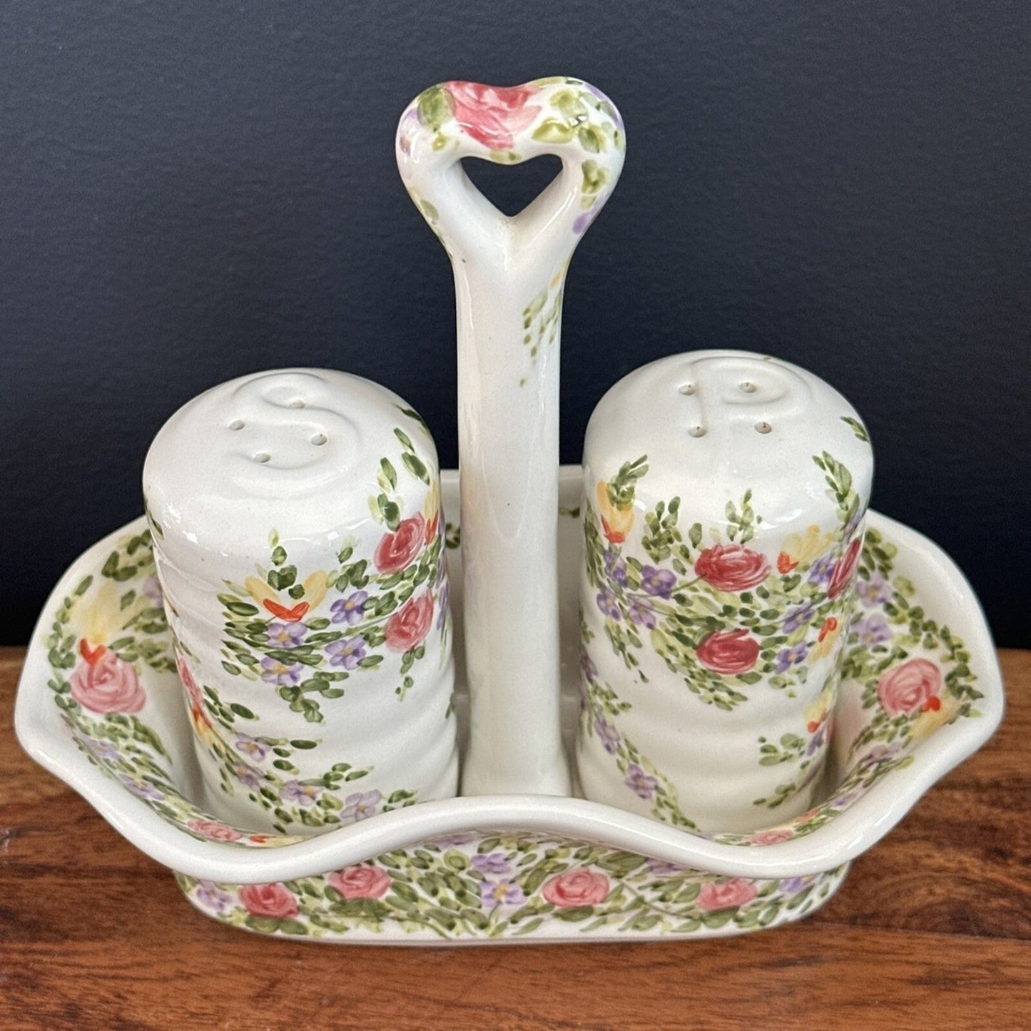 These Fancy Little Shakers Definitely Judge Paper Plates