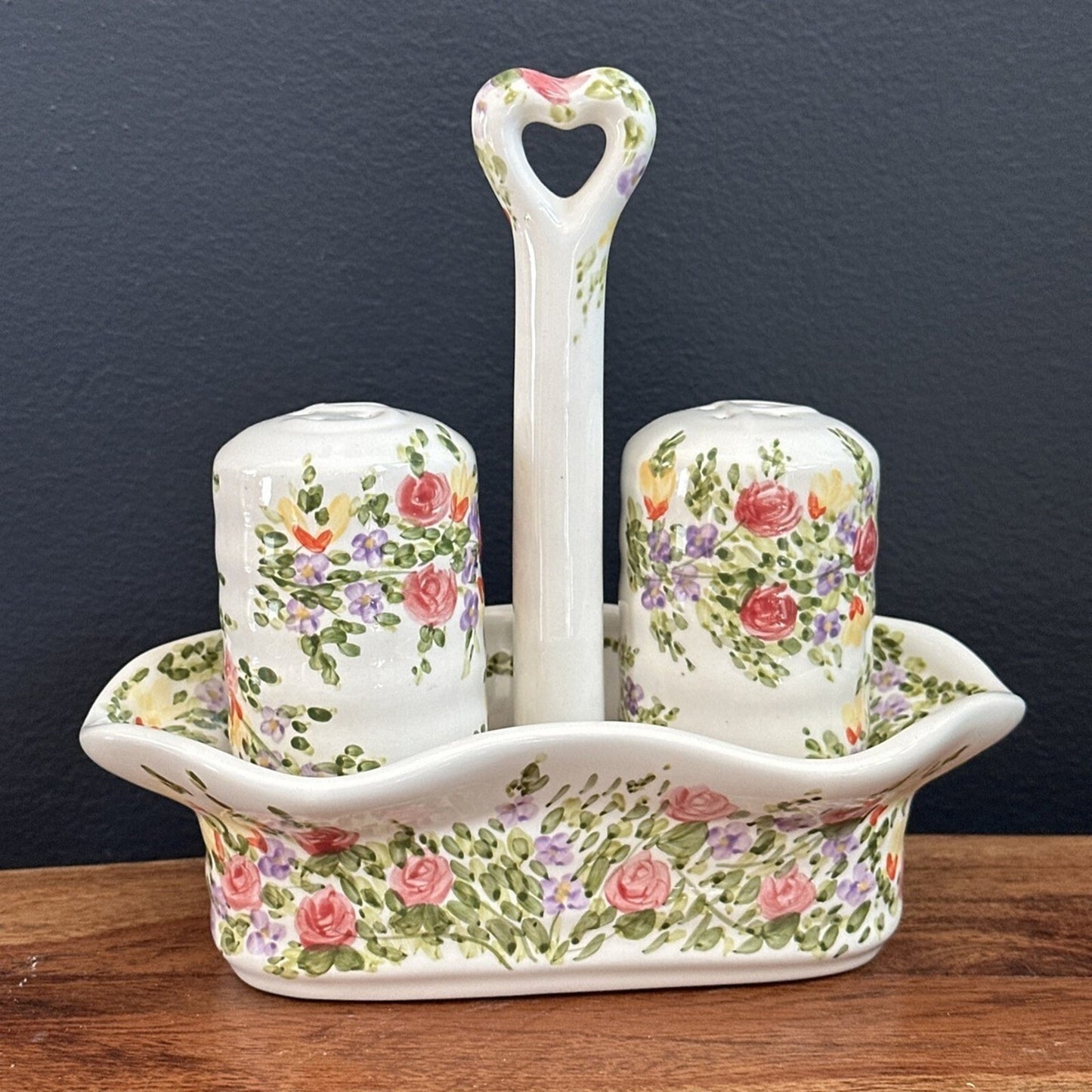 These Fancy Little Shakers Definitely Judge Paper Plates