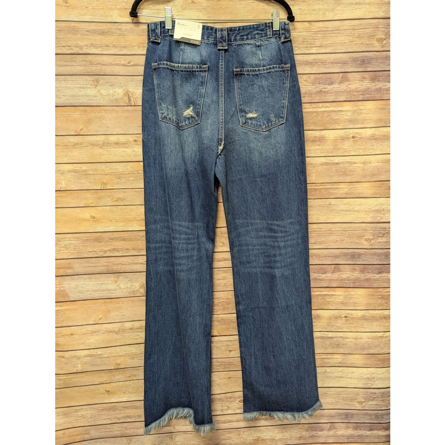 Kancan ultra high rise 90's wide flare. Size 7/27. Inseam 32"