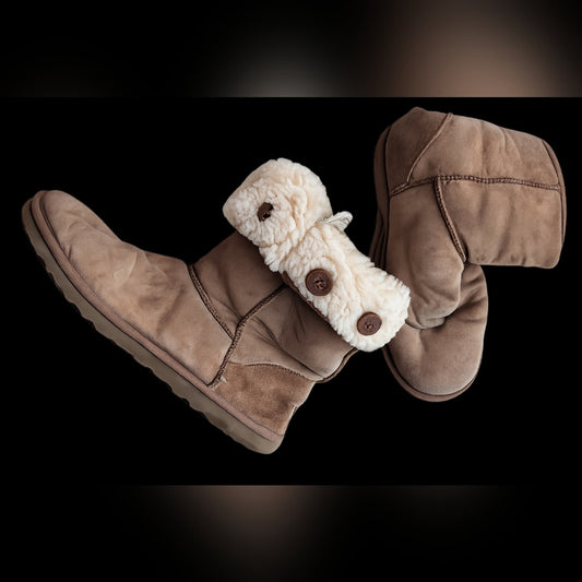 UGG Australia Classic Tall Sheepskin Boots Size 9 Chestnut Suede Fur Lined