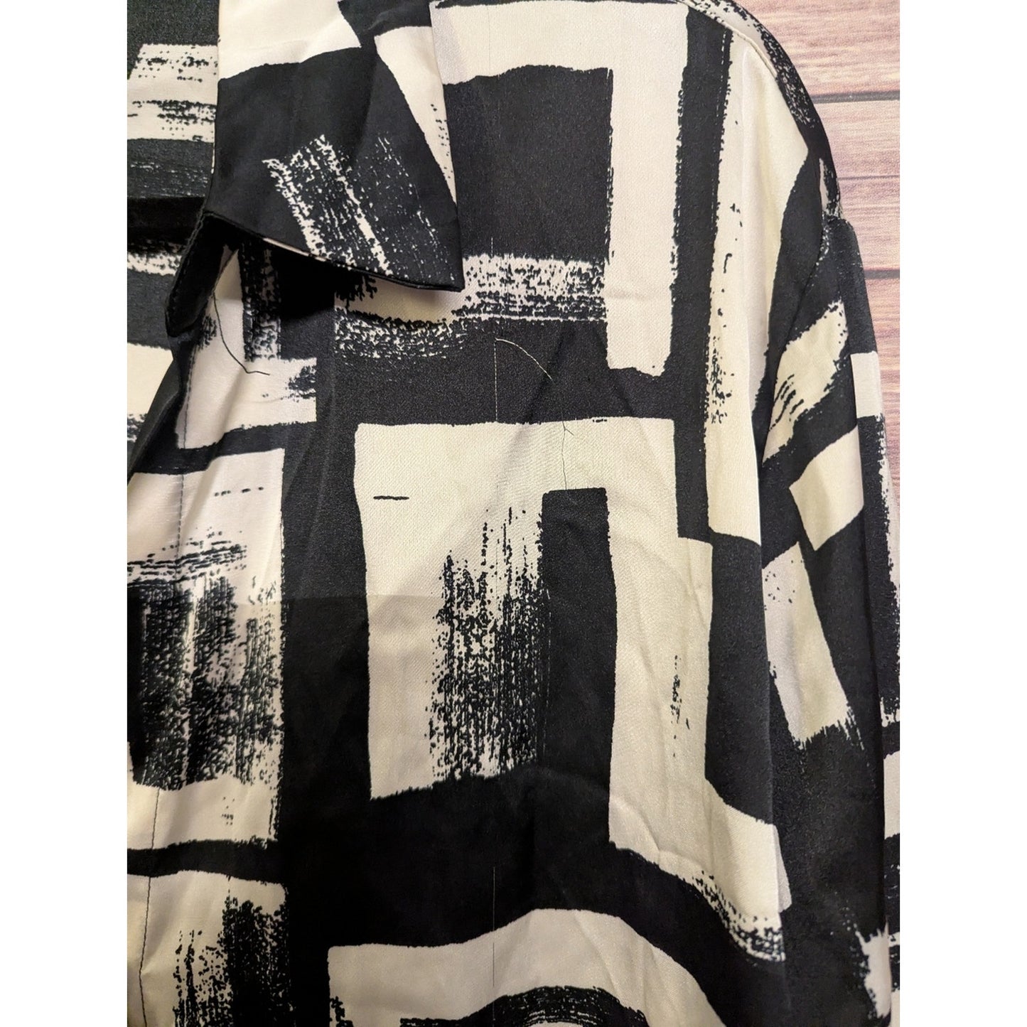 Fashion Nova Women’s XL Black White Abstract Button Front Blouse Geometric Shirt