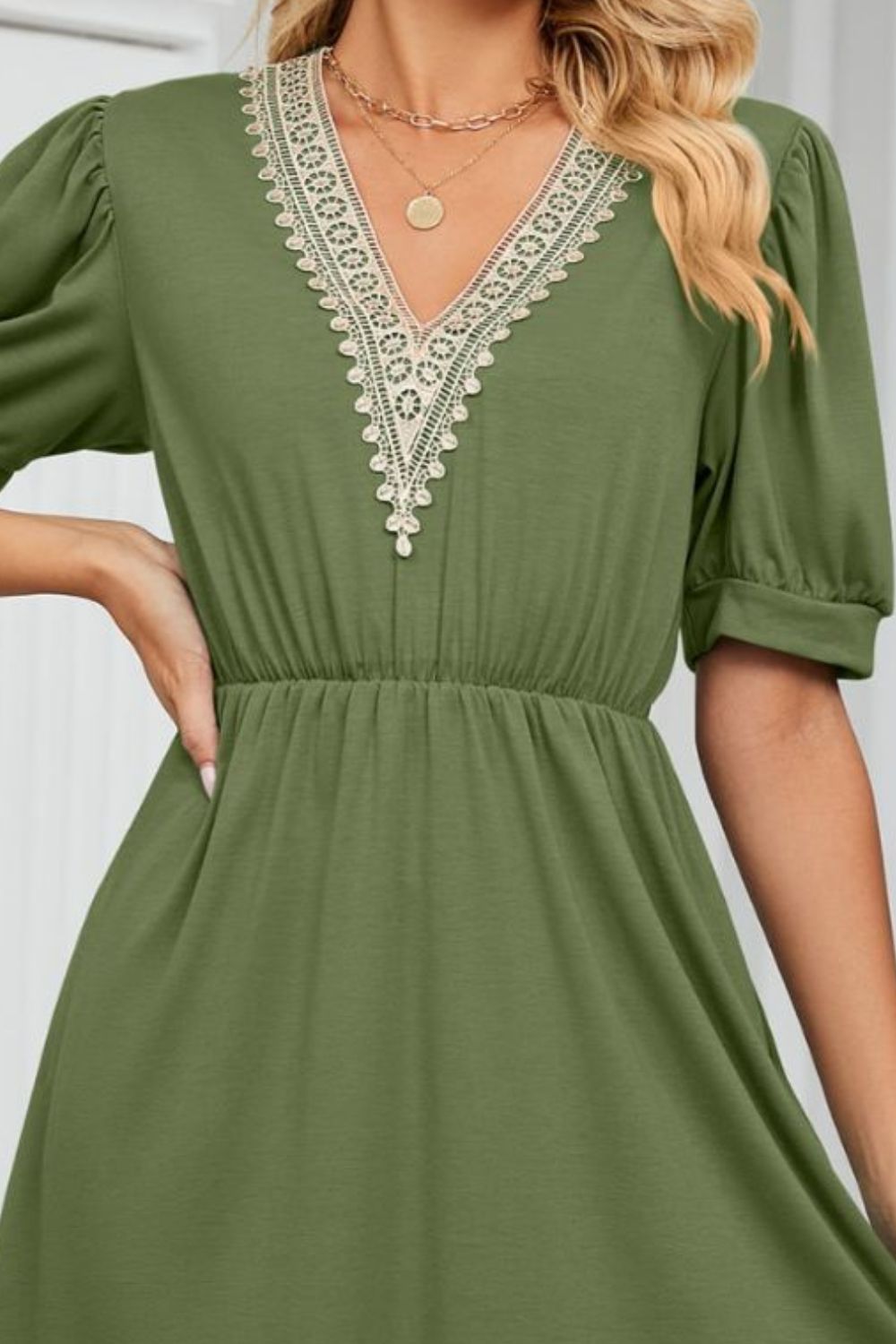 Contrast V-Neck Puff Sleeve Pocket Dress - Scarlett's Riverside Boutique 