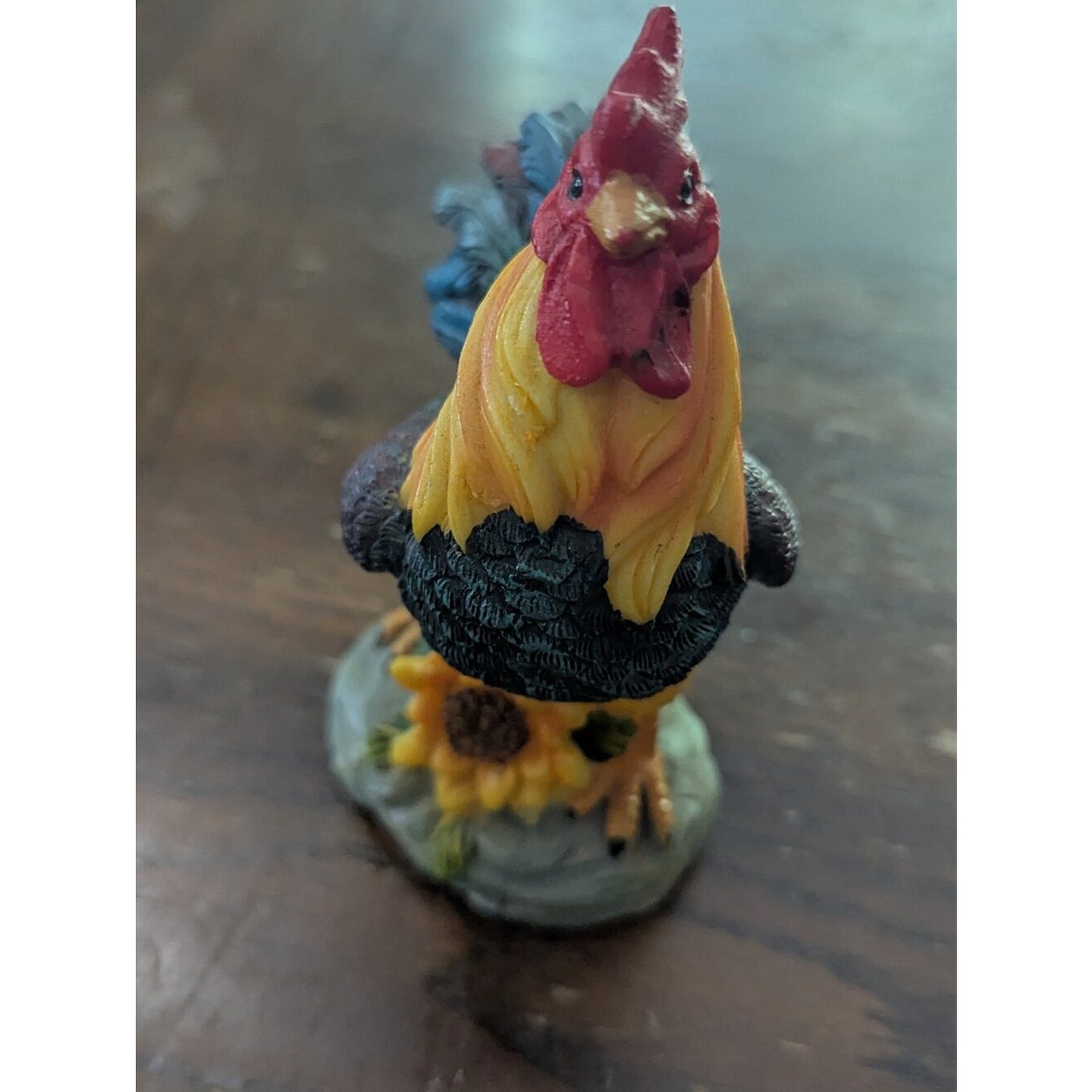 Gerson Rooster Figurine Farmhouse Chicken Resin Decor Sunflower Base Country Kit